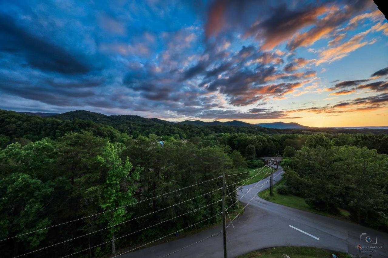 Absolute Delight Whispering Pines 553 Apartment Pigeon Forge Exterior photo